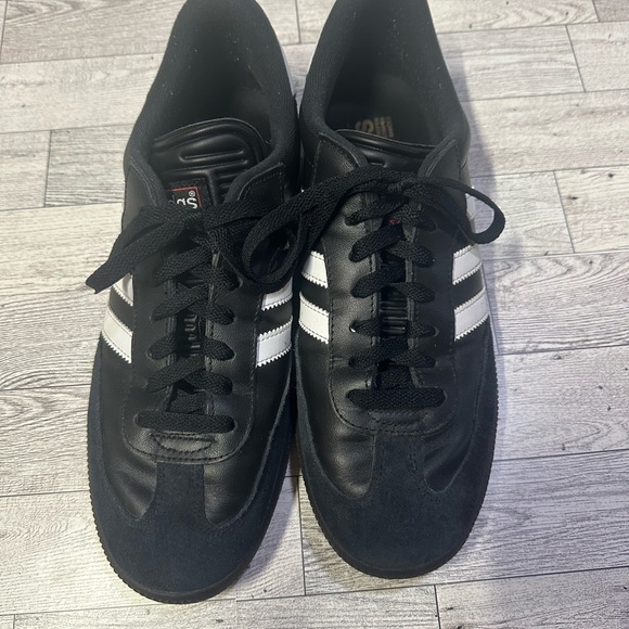 Adidas Samba Men's Black Sneakers with White Stripes size 9 - Picture 1 of 5